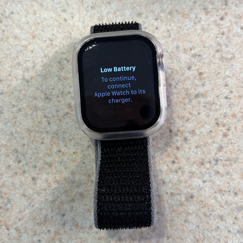 Apple Watch series 9, 41mm watch bands included